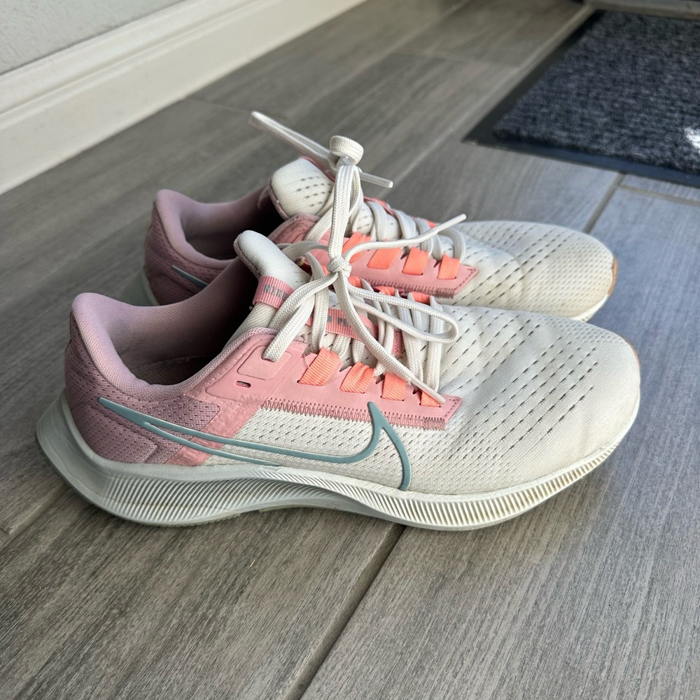 Nike Pegasus 38 running shoes US8